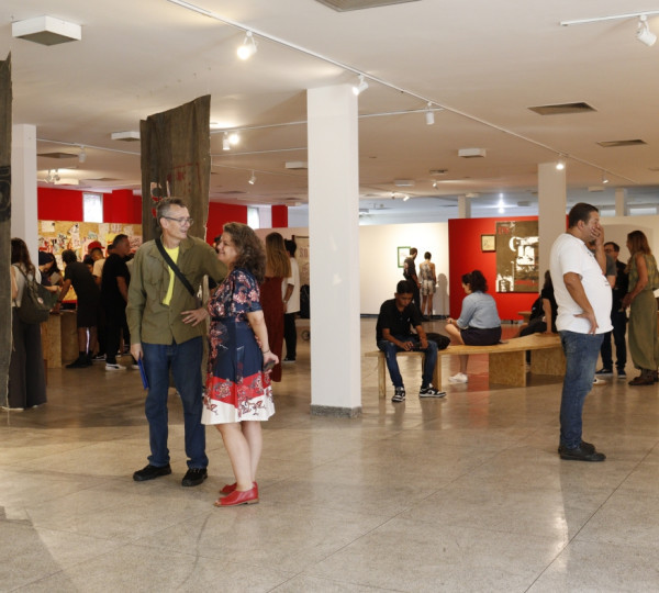 EXPOSIÇÃO: Reflexos Urbanos